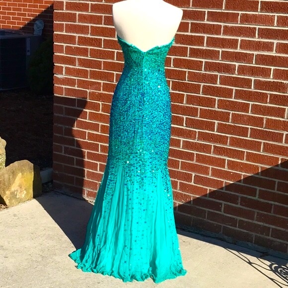 SEAN Collection Formal Gown - Picture 7 of 10